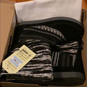 Toms Nepal Boot (NWT/Box) Black Suede Textile Mix